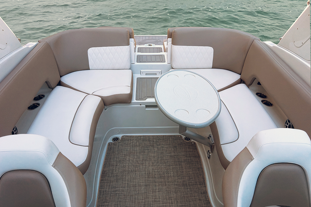crownline-boats-super-sport-ss-265ss-stern-table